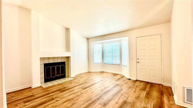 Building Photo - 39534 Long Ridge Dr