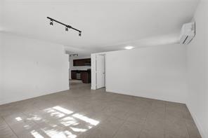 Building Photo - 1116-1120 S 17th Ave