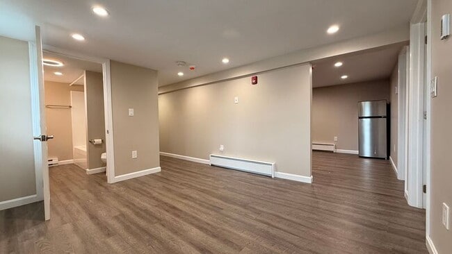 Building Photo - 62 Suffield St