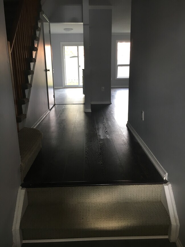 Photo du bâtiment - CONTEMPORARY 3-BEDROOM WHITBY TOWNHOUSE FO...