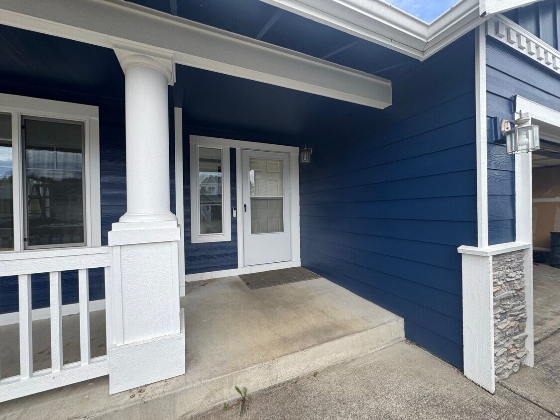 Building Photo - Beautiful 4Bd 2.5Ba home in Blaine!