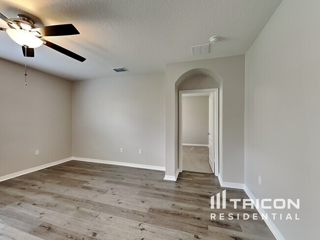 Foto del edificio - 269 Meadowbrook Blvd