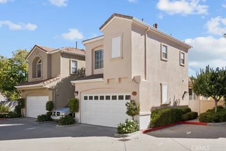 Building Photo - 27905 Crown Ct Cir
