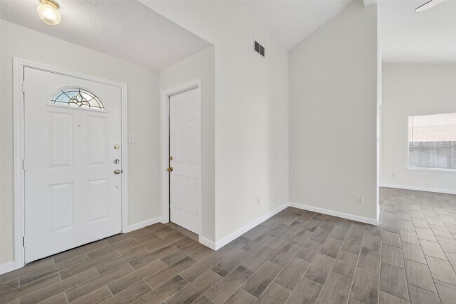 Foto del edificio - 20119 Telegraph Square Ln