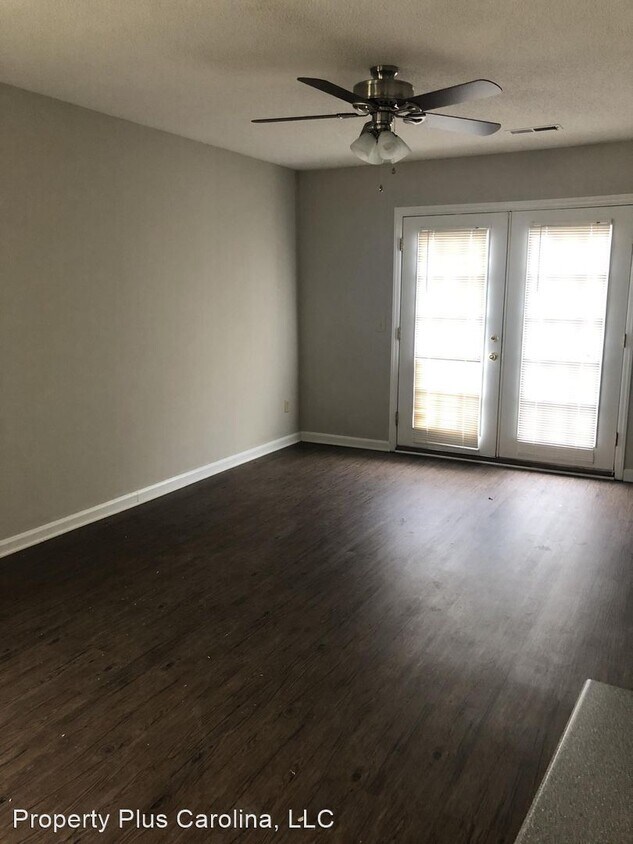 Foto principal - 122 Lullwater Dr