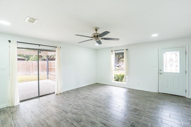 Foto del edificio - 25 Falcon Ave