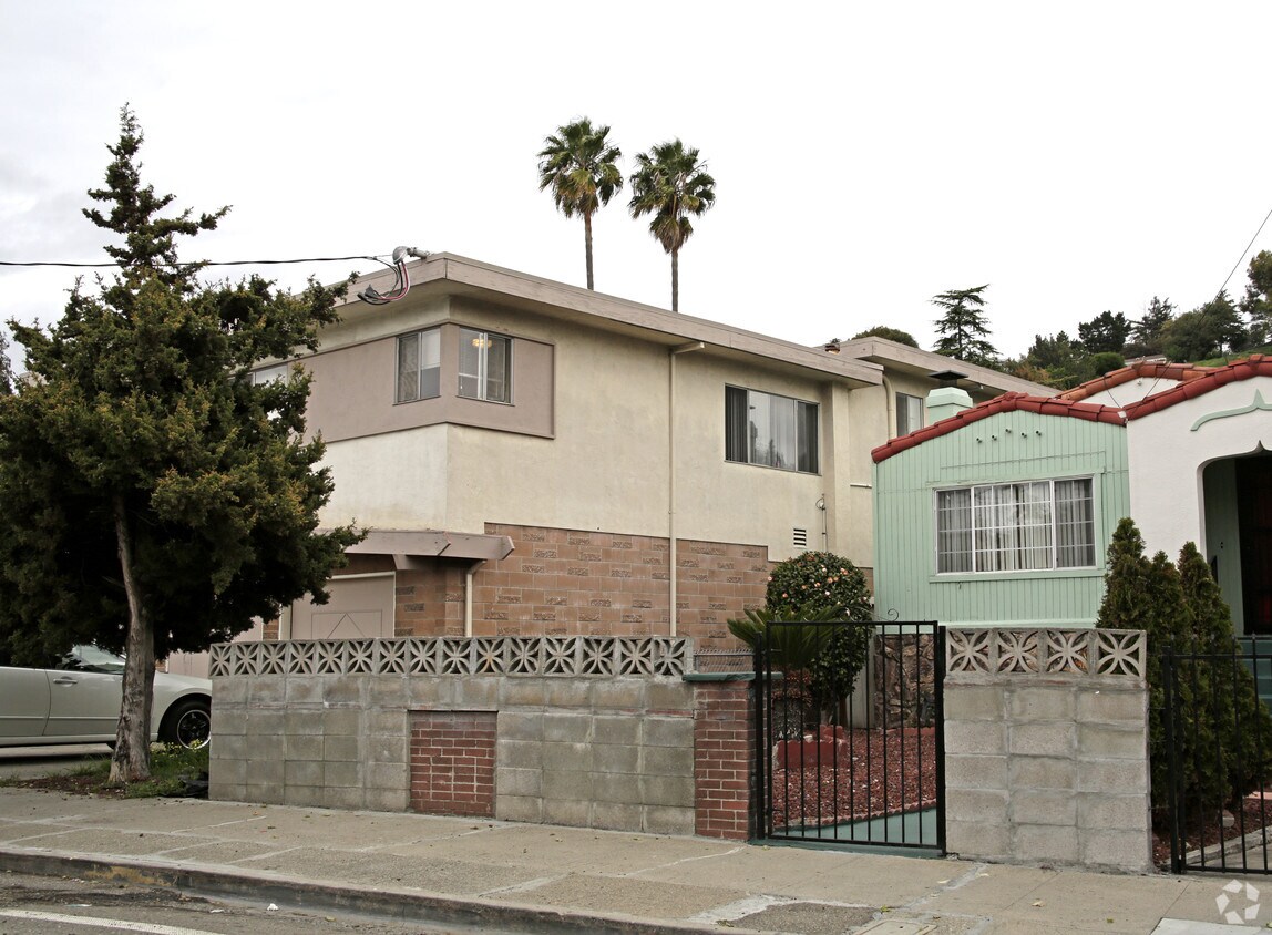 Foto del edificio - 6918 Lacey Ave