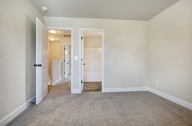 Building Photo - 111 Sitton Dr
