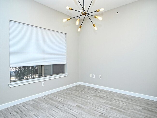 Foto del edificio - 2320 Gracy Farms Ln