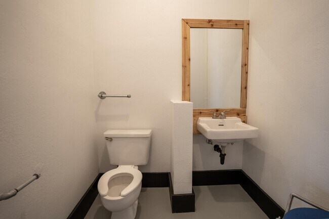 Building Photo - 5243 S Tacoma Way
