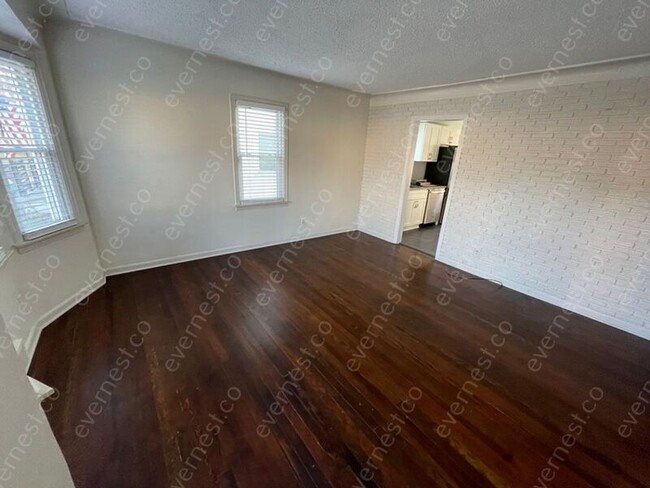 Building Photo - 573 Chestnut Ave