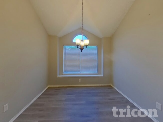 Building Photo - 907 Ponds Ct