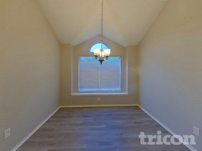 Foto del edificio - 907 Ponds Ct