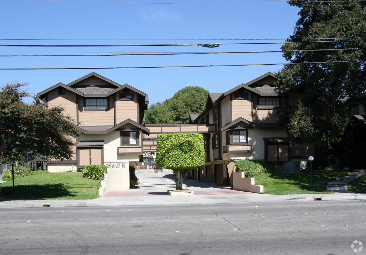 Building Photo - Greentree Villas
