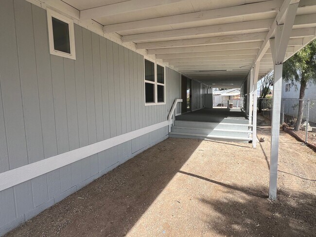 Building Photo - March FREE Rent. Freshly Remodeled 3 Bedro...