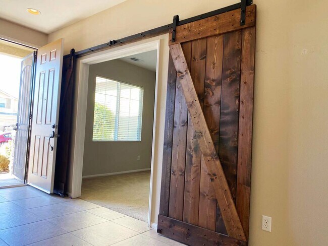 Building Photo - 25644 Solell Cir