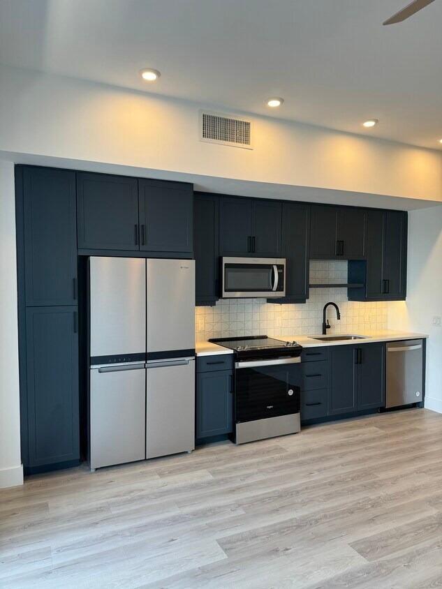 Foto principal - 30 NW 31st St