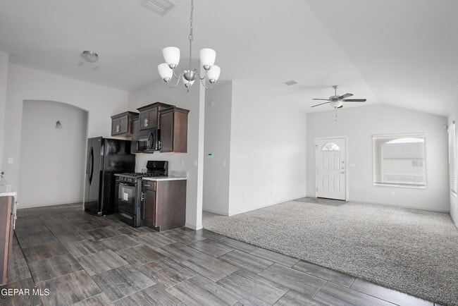 Building Photo - 461 Villa Ysleta