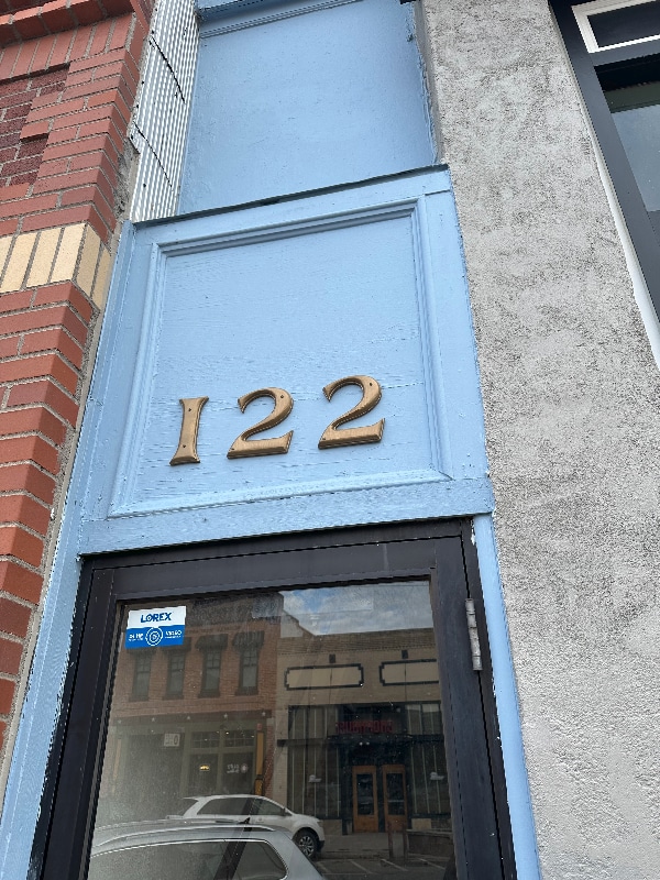 Building Photo - 122 E 4th St