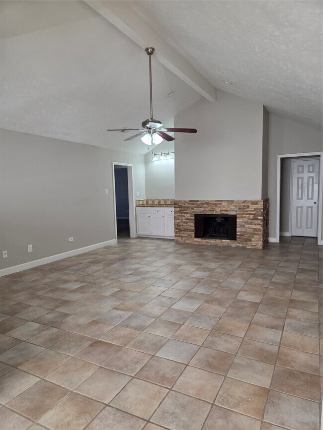 Building Photo - 14743 Charlmont Dr