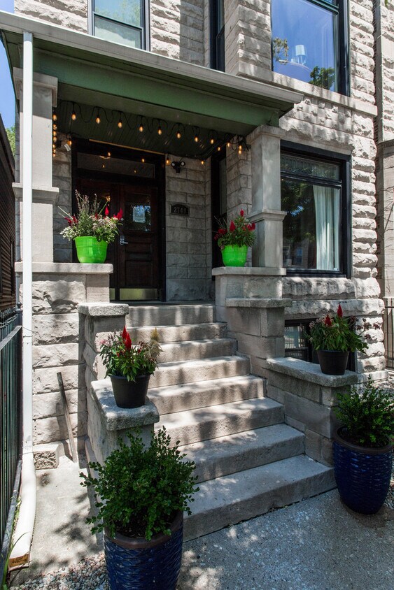Primary Photo - 2740 W Adams St