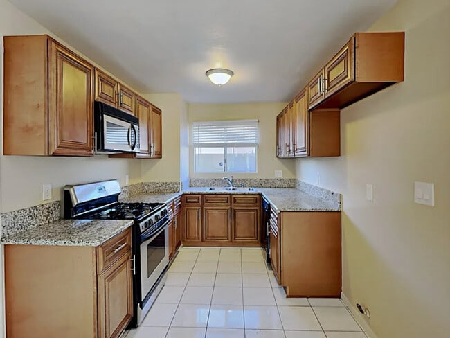 Foto del edificio - 13504 Bixler Ave
