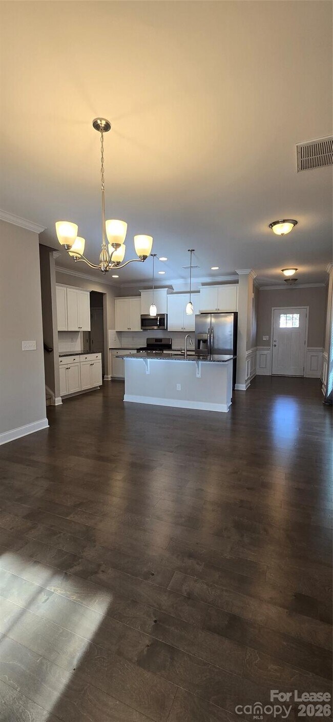 Foto del edificio - 990 Pennington Dr