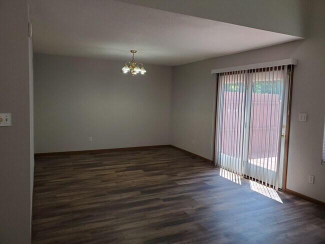 Foto del edificio - Beautiful home near Lake Sherwood. Washbur...