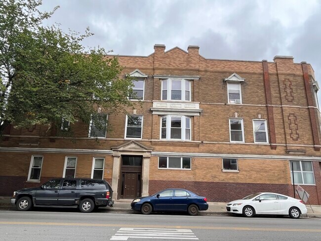 Foto del edificio - 3556 W Wrightwood Ave