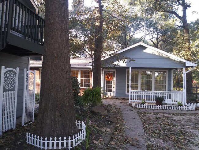 Foto del edificio - 900 Springwood Dr