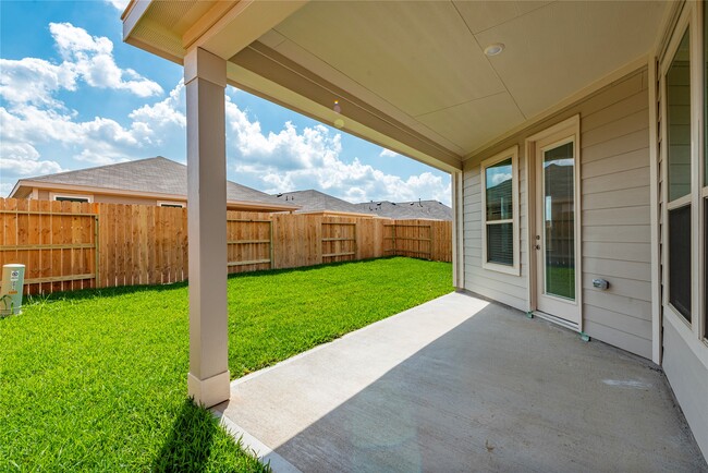 Building Photo - 2815 Icarus Dr