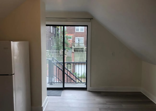 Foto del edificio - 2303 Murray Ave
