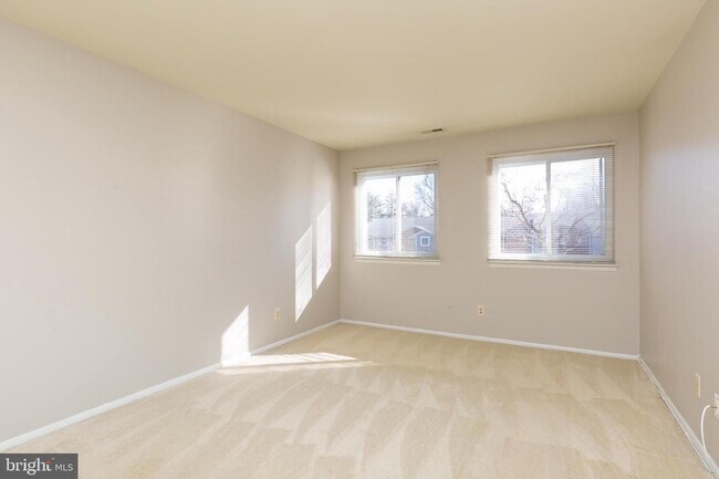 Building Photo - 404B Mulberry Cove