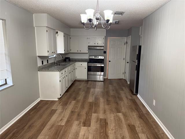 Building Photo - 4401 Mimosa Dr