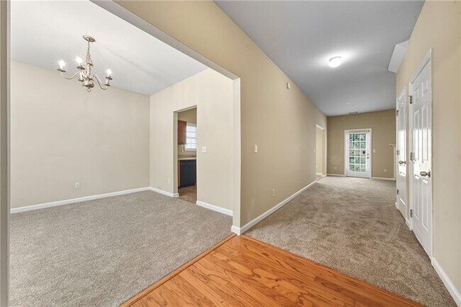 Foto del edificio - 4750 Ferncrest Pl