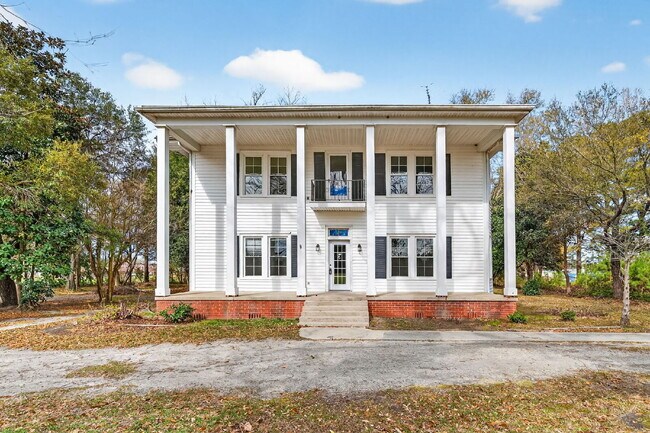 Foto del edificio - 409 Meadow Rd