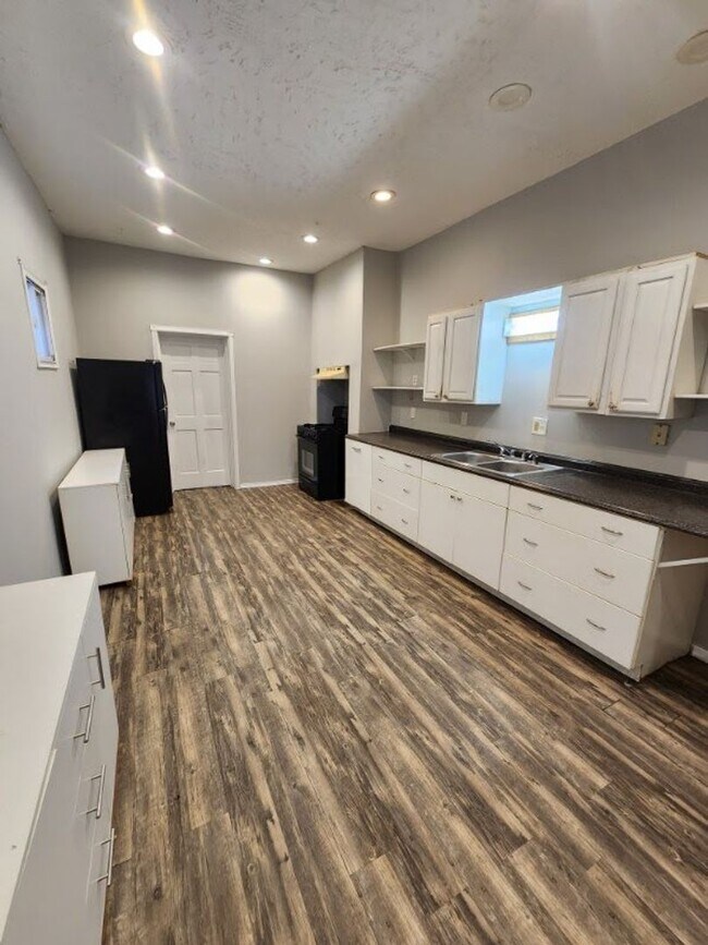 Foto del edificio - Pet Friendly 5 Bedroom Home in York!