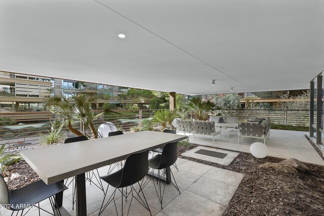 Building Photo - 7167 E Rancho Vista Dr
