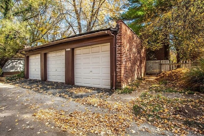 Building Photo - 2053 Alfred Ave