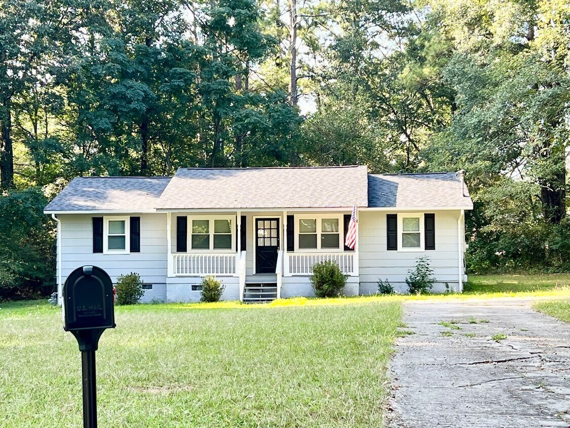 Foto principal - Charming Renovated Ranch Home for Rent!