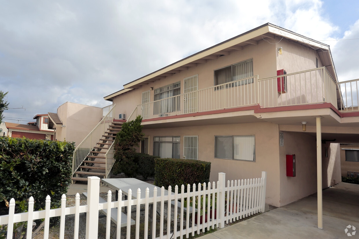 Foto del edificio - 14920 Gagely Dr