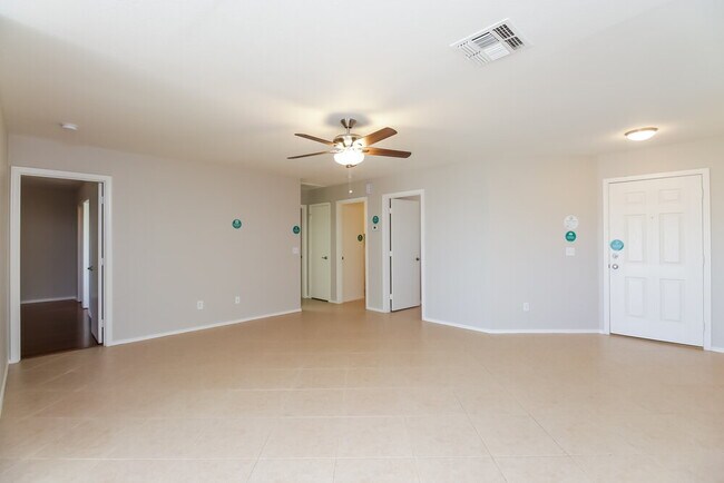 Foto del edificio - 10427 E Bramble Ave