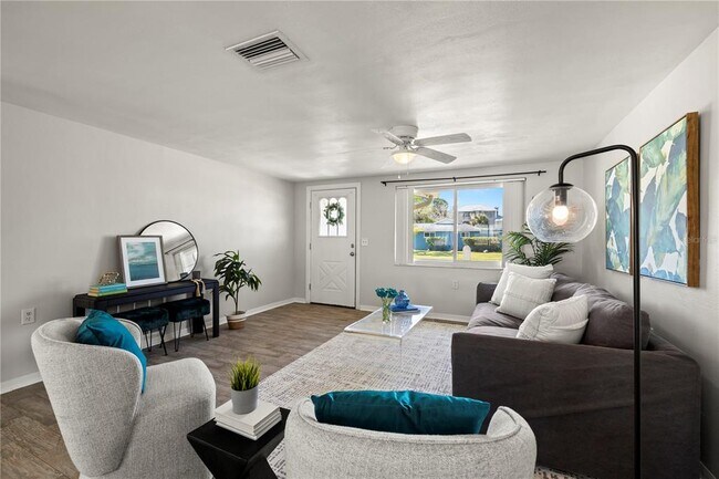 Foto del edificio - 5041 Bay Blvd