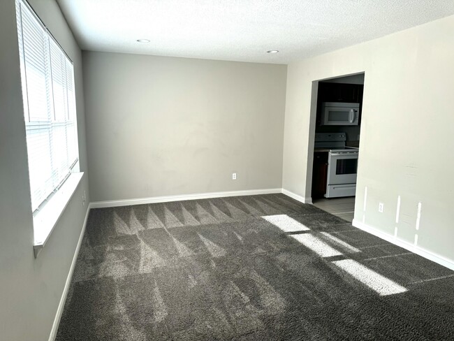Building Photo - 5625 Hilltop