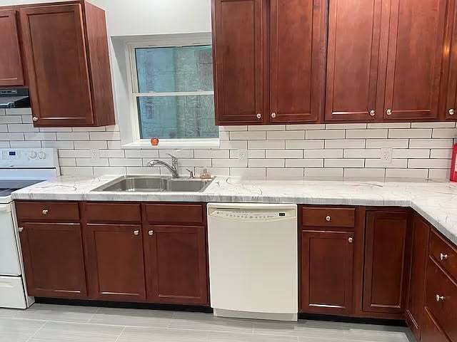 Foto del edificio - 520 N 53rd St
