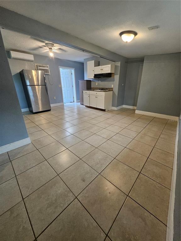 Foto del edificio - 6729 Ovid Ave