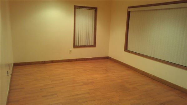 Building Photo - 19 Pond Way