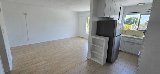 Foto del edificio - 1308 N Poinsettia Pl