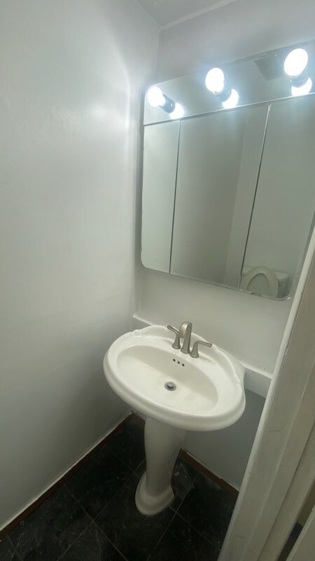 Foto del edificio - 35456 King Dr