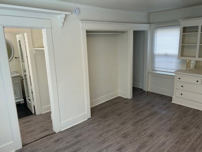 Foto del edificio - 1730 E. 7th St.